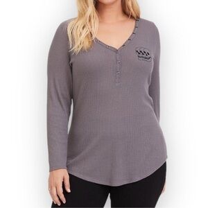 Torrid Grey Skull Waffle Knit Snap Henley Long Sleeve T-shirt Size 2